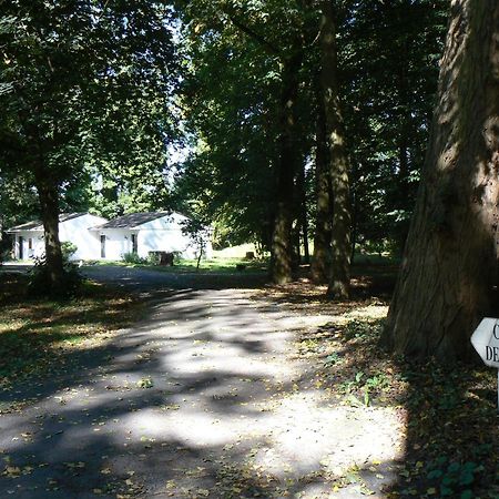 Chateau De La Motte Fenelon Hotel Cambrai Bagian luar foto