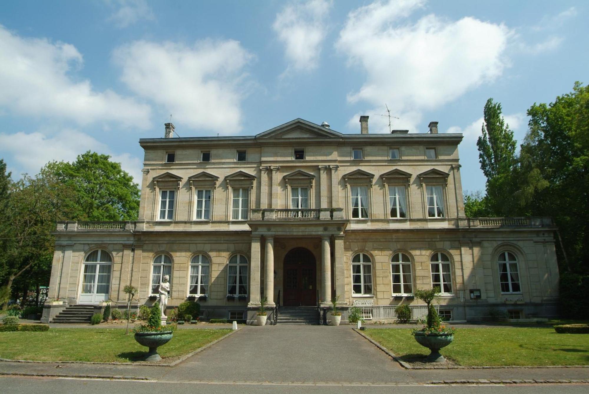 Chateau De La Motte Fenelon Hotel Cambrai Bagian luar foto